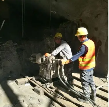 鹰手营子矿水下抗分散灌浆料特点 水下不分散注浆料介绍