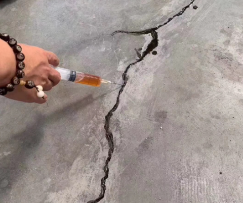 鹰手营子矿混凝土裂缝修补技术详解​